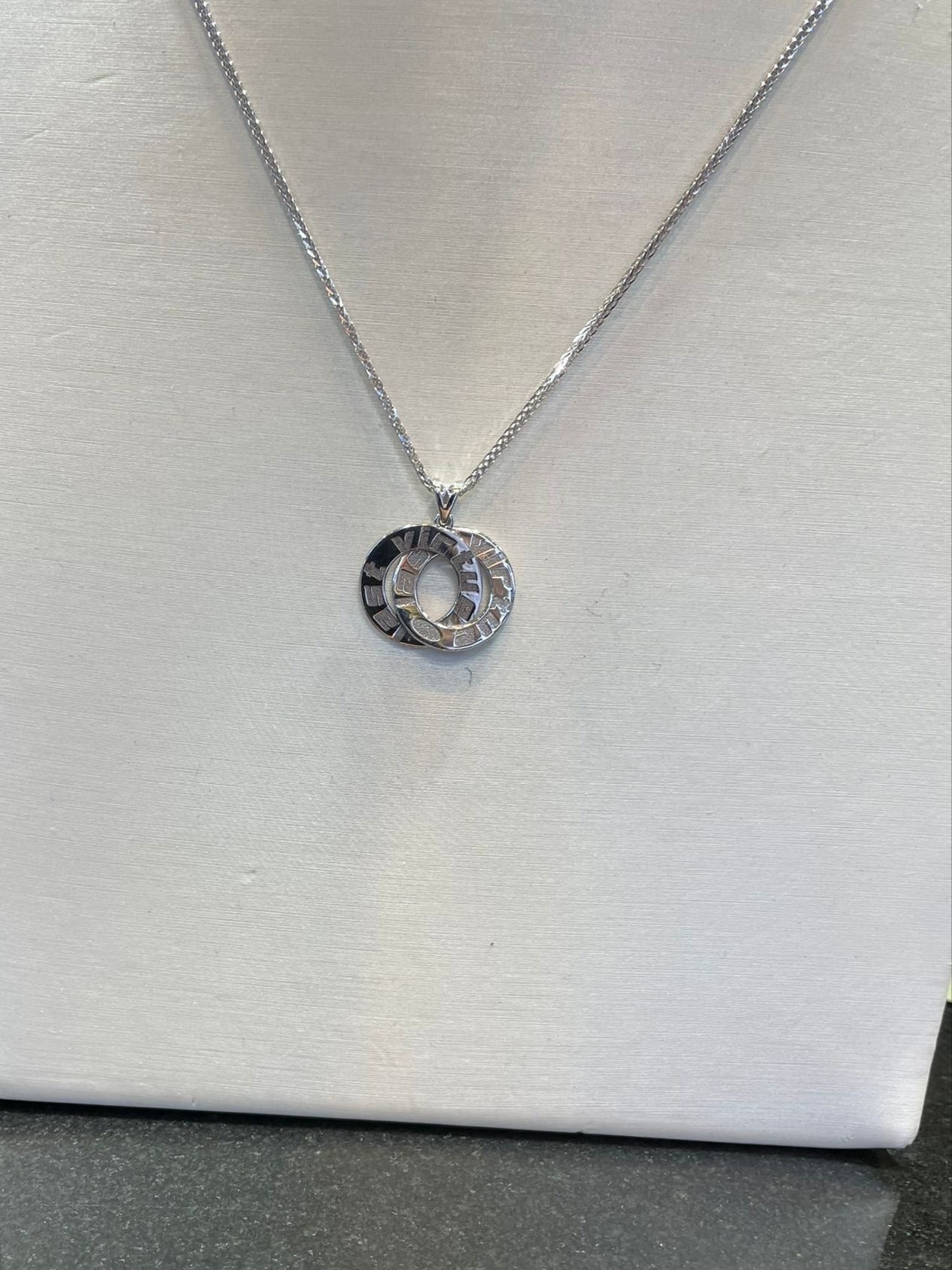 LAST VIRTUE PENDANT & NECKLACE