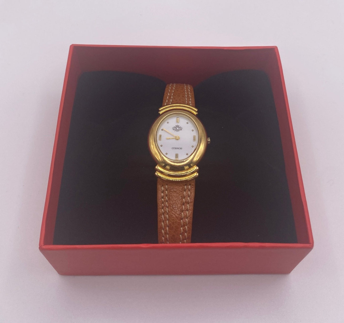 MONTRE CODHOR VINTAGE 18K YELLOW GOLD LADY’S WATCH - Made for pilot